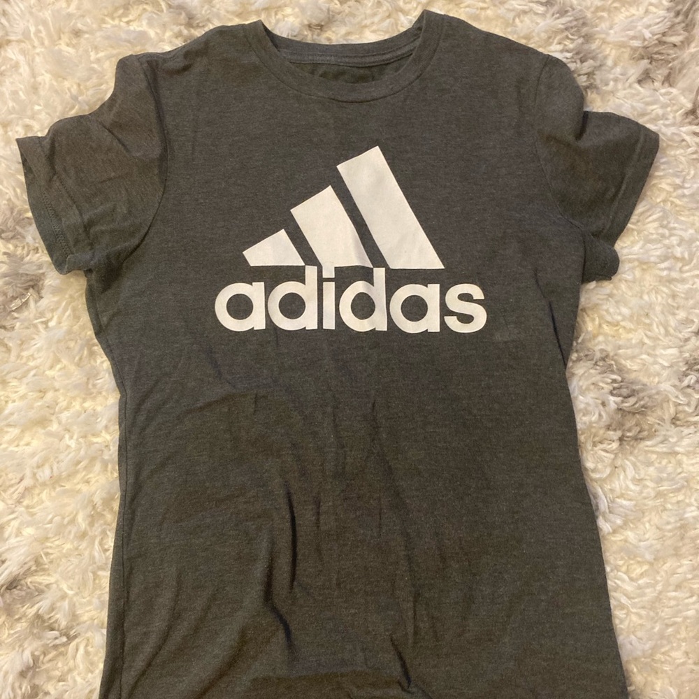 Adidas go to tee size small
